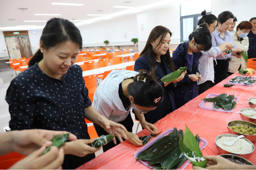 濃濃端午情 關愛暖人心——陜西直升機產業發展園開展端午節體驗、慰問系列活動